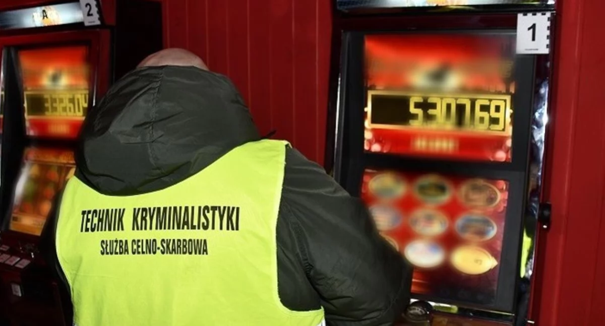 Policja, produkowali automaty szkolili ludzi Kulisy rozbicia fabryki nielegalnych kasyn - zdjęcie, fotografia