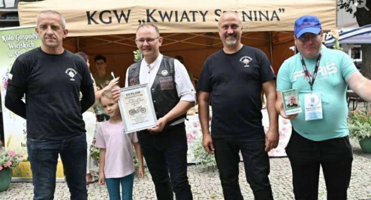 Sprawy społeczne, Jedna puszka złotych Niezwykły wyczyn wolontariusza Łukowa! - zdjęcie, fotografia