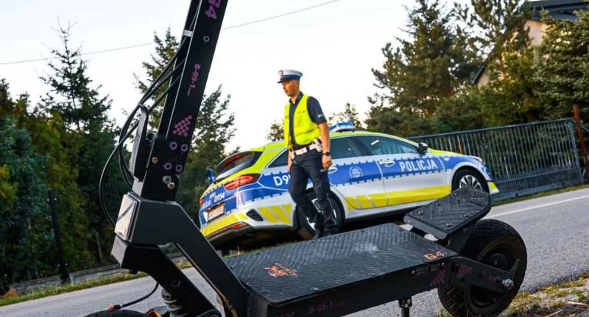 Policja, Łuków Tragiczny finał jazdy dwoje Młodzi ludzi ciężkim stanie wypadku hulajnodze - zdjęcie, fotografia