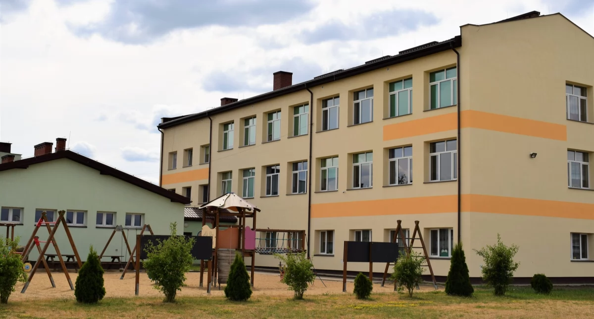 fot.  Szkoła Podstawowa im. Henryka Sienkiewicza w Szyszkach