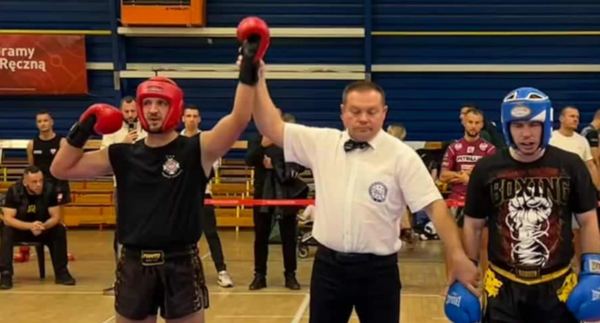 Straż Pożarna, tylko ogień! Poznaj bohatera Radoryża który wymiata kickboxingu! - zdjęcie, fotografia
