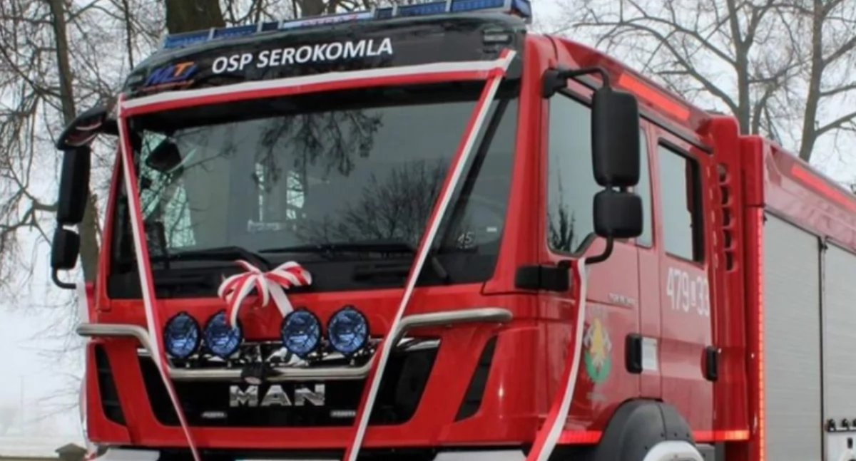 Straż Pożarna, Pożar słomy Hordzieży Interweniowali strażacy Łukowa Serokomli - zdjęcie, fotografia