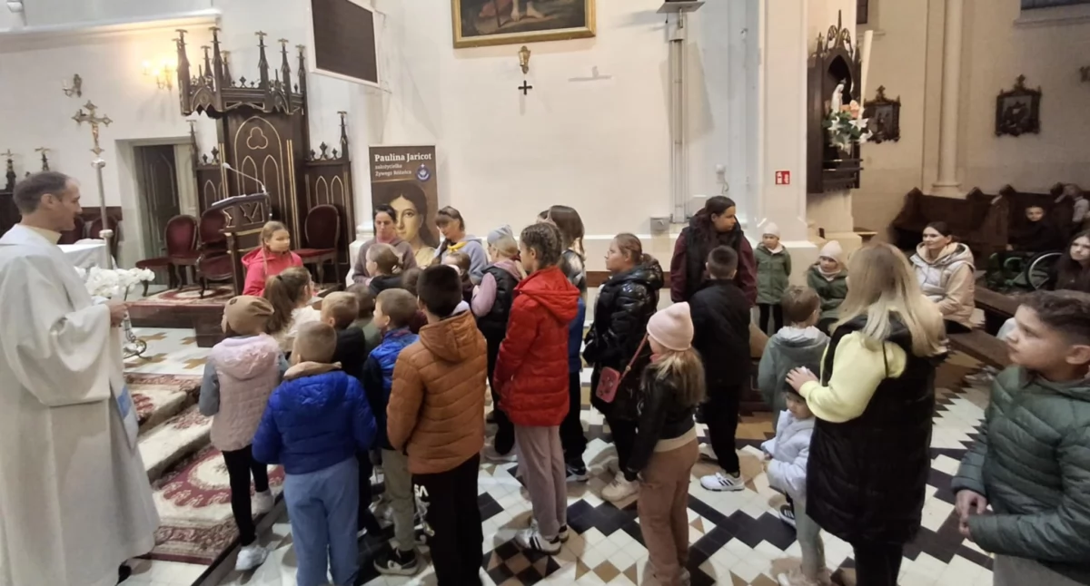 Kościół i Religia,  Dzieci Radoryża Kościelnego Modlą Pokój ramach Ogólnoświatowej Inicjatywy - zdjęcie, fotografia