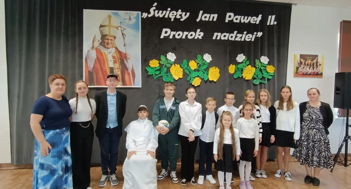 fot. Szkoła Podstawowa im. Świętego Jana Pawła II w Wólce Domaszewskiej