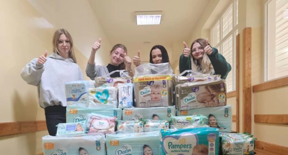 Szkolnictwo, Pieluchy Hospicjum Łukowie akcji Sprawdź gdzie możesz jeszcze pomóc października! - zdjęcie, fotografia
