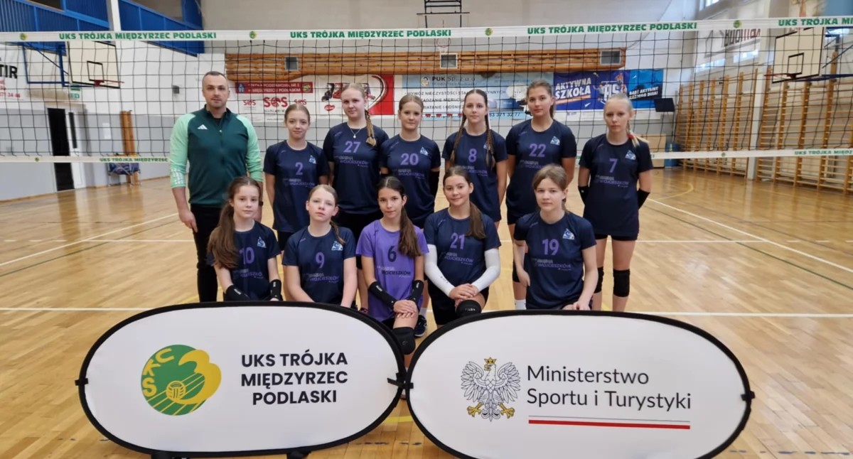 Sukcesy sportowe, Zagrały sercem zdobyły srebro! Dragon Wojcieszków podium Międzyrzecu - zdjęcie, fotografia