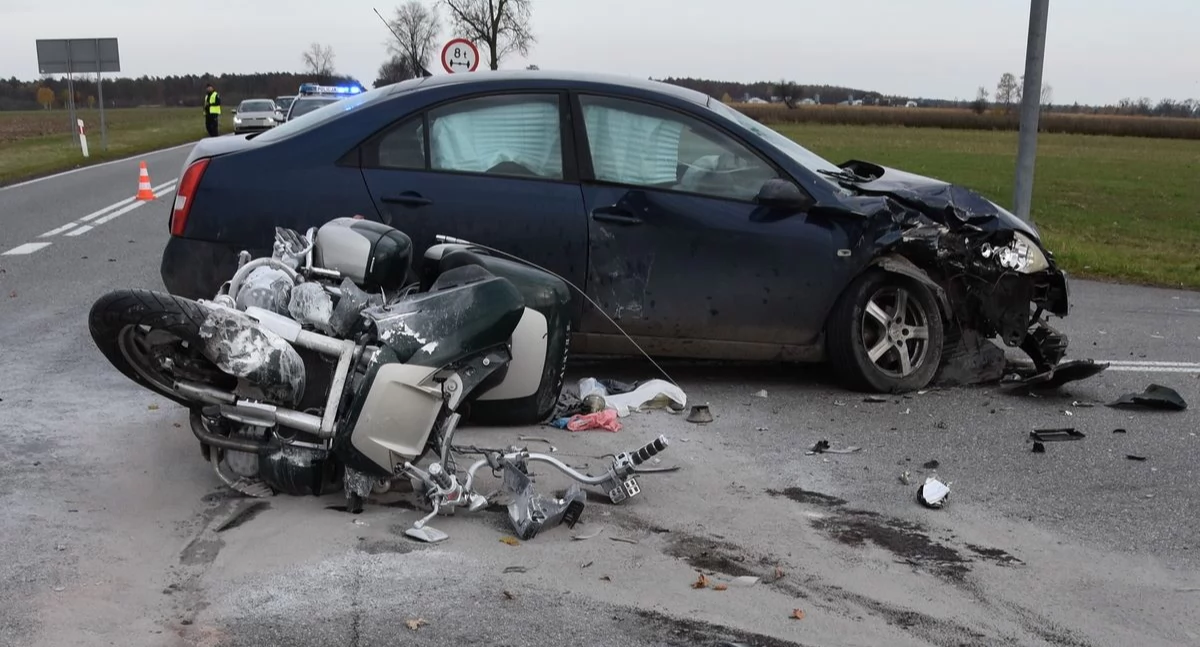 Wypadki, Tragiczny manewr skrzyżowaniu Motocyklista ranny Wiemy spowodował wypadek! - zdjęcie, fotografia