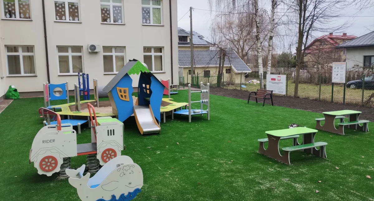Wiadomości Partnera, zabaw Starych Kobiałkach Bezpieczna zabawa maluchów Żłobka Tuptuś - zdjęcie, fotografia