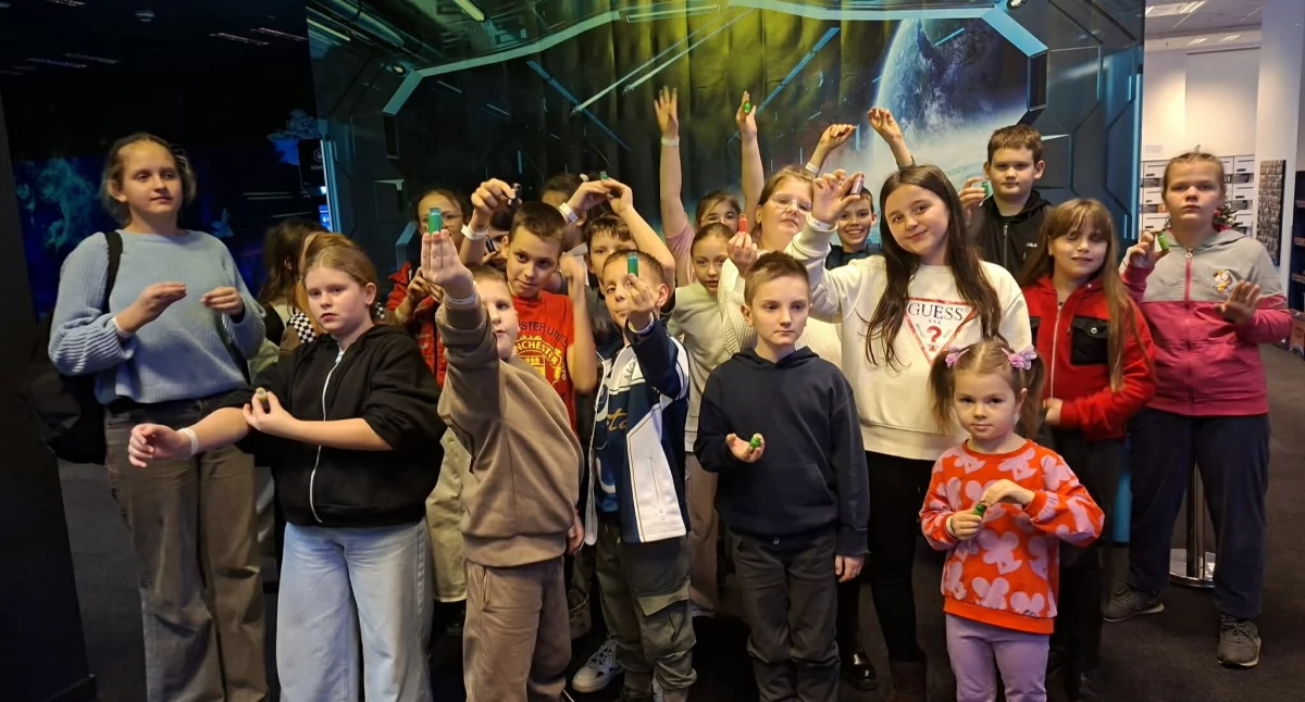 Szkolnictwo, Szkoła Fiukówce leciała Warszawy Zobacz uczniowie zostali detektywami astronautami widzieli - zdjęcie, fotografia
