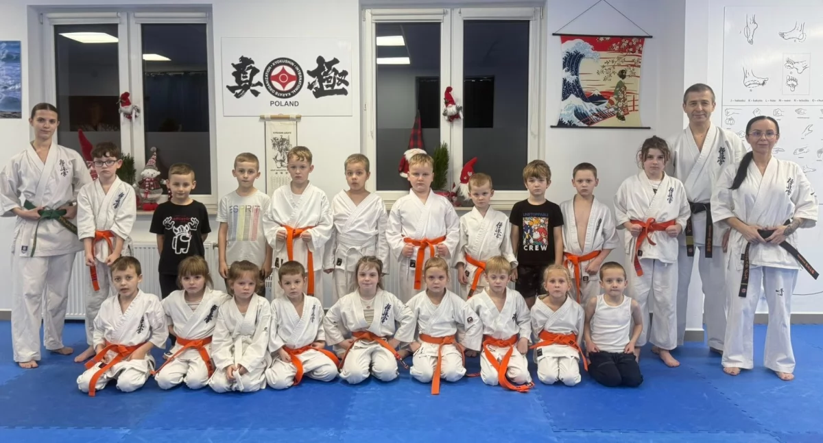 Sukcesy sportowe,  Triumf Stanin Pięćdziesięciu karateków awansem wyższe stopnie - zdjęcie, fotografia