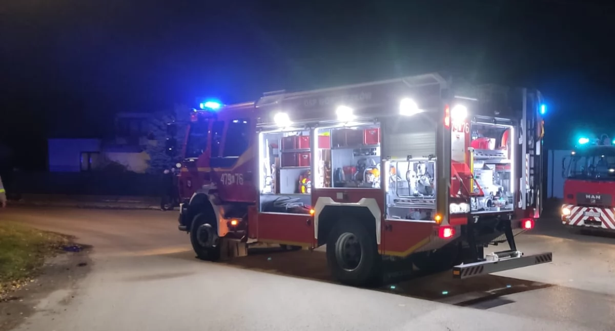 Straż Pożarna, akcji samochód garażu! Zobacz działo Wojcieszków - zdjęcie, fotografia