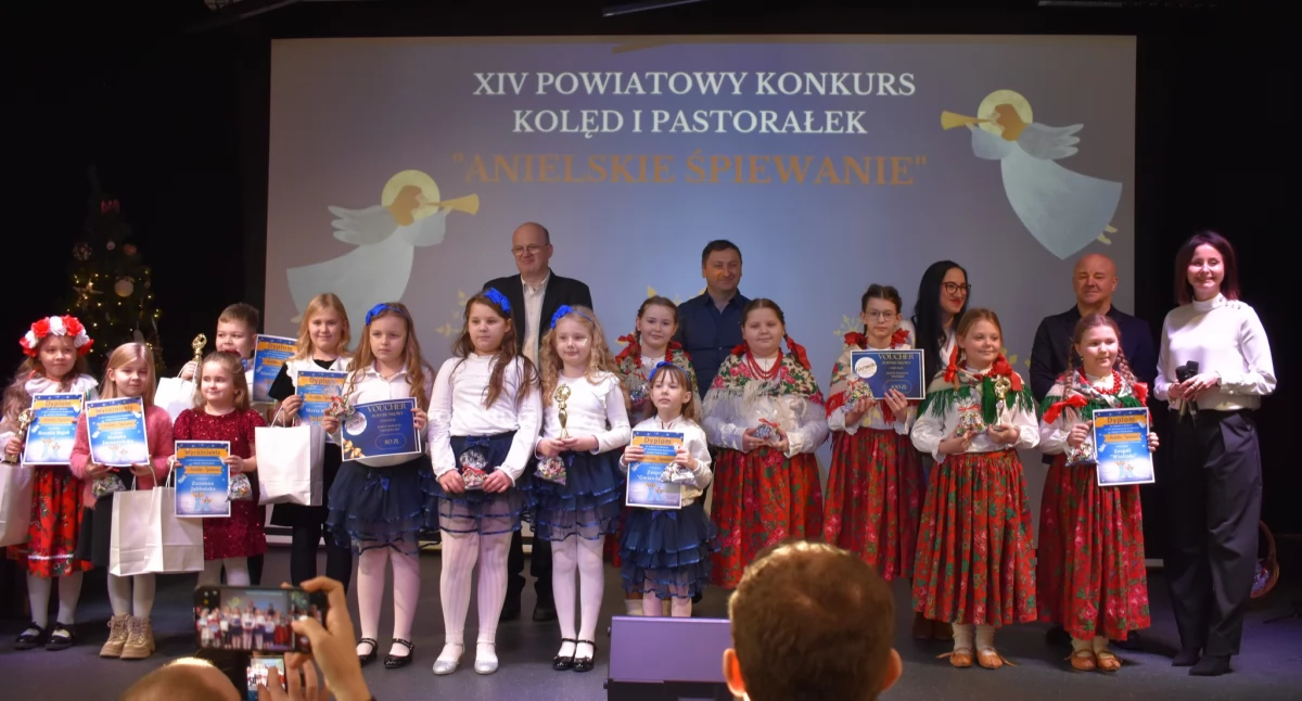 fot. Dom Kultury-Pomnik Czynu Bojowego Kleeberczyków w Woli Gułowskiej