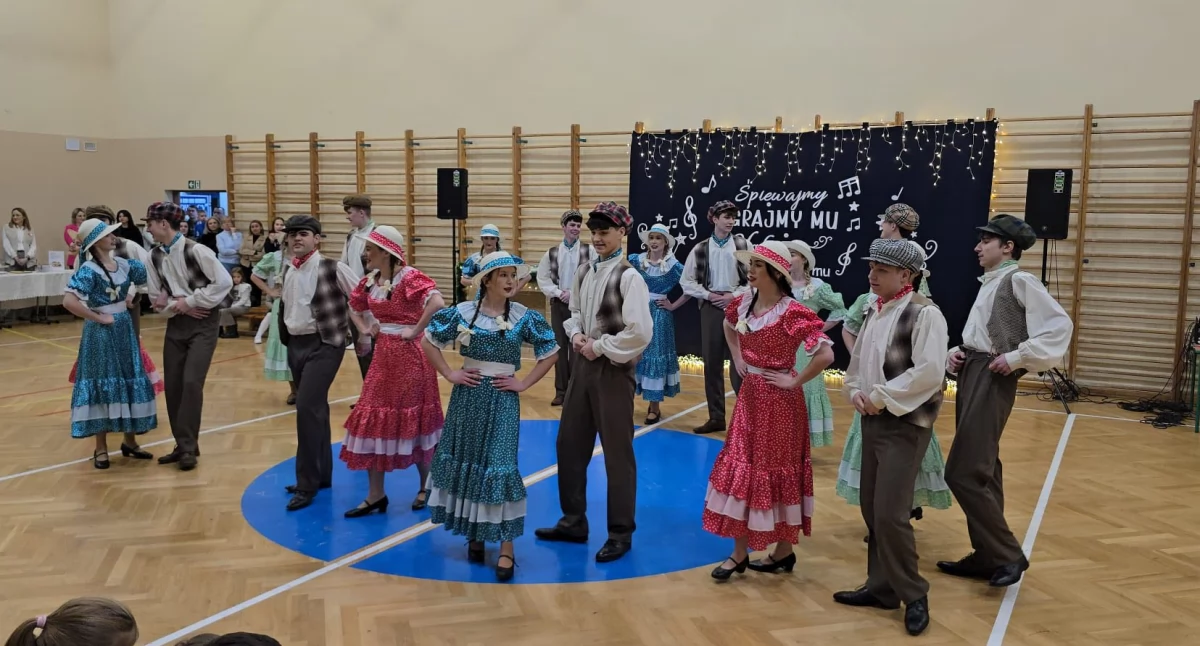 Fot.  Zespół Pieśni i Tańca Ziemi Łukowskiej 