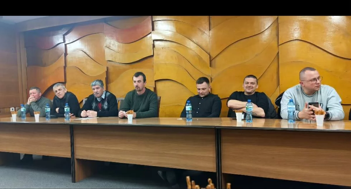 Sprawy społeczne, teraz rządzi Dwernicki Emocje zebraniu Stoczku! - zdjęcie, fotografia