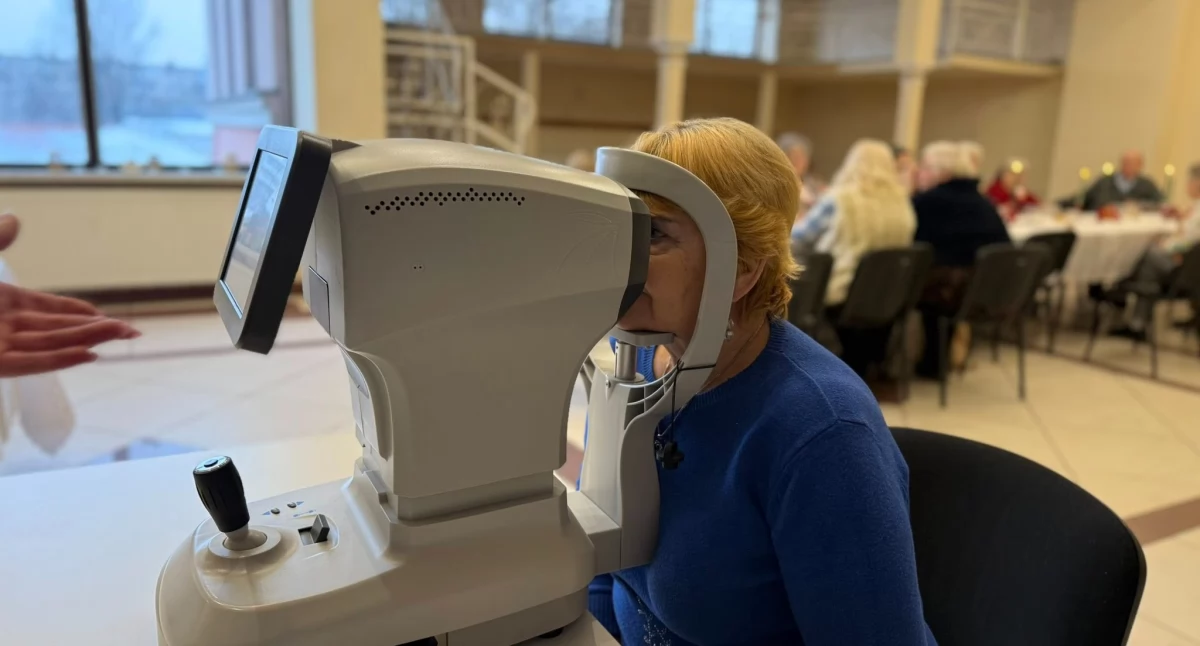 Wiadomości Partnera, Darmowe badania wzroku seniorów Łukowie specjaliści odwiedzili lokalne kluby - zdjęcie, fotografia