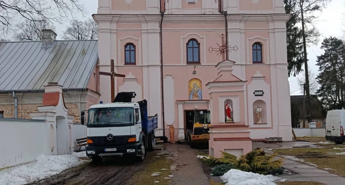 Kościół i Religia, Marmury nowoczesne ogrzewanie parafii! Zobacz zmieni kościół Jeleńcu - zdjęcie, fotografia