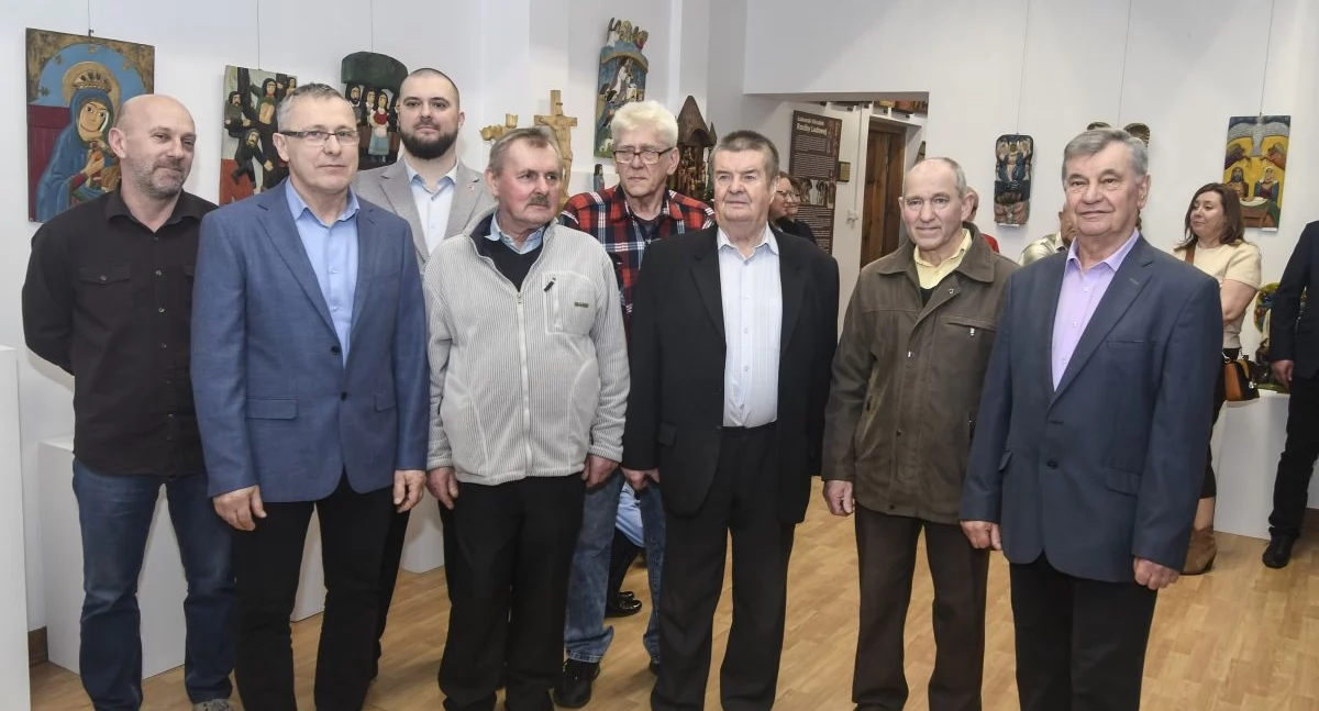 Informacje kulturalne, Rzeźba ludowa Łuków Łukowskiego Ośrodka Rzeźby Ludowej wystawa muzeum - zdjęcie, fotografia