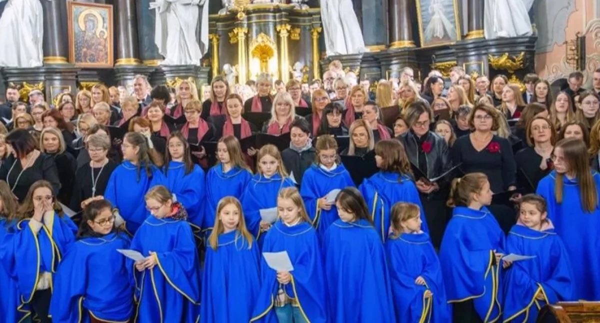 Kościół i Religia, Koncert Pieśni Pasyjnych Łukowie Wydarzenie parafii - zdjęcie, fotografia