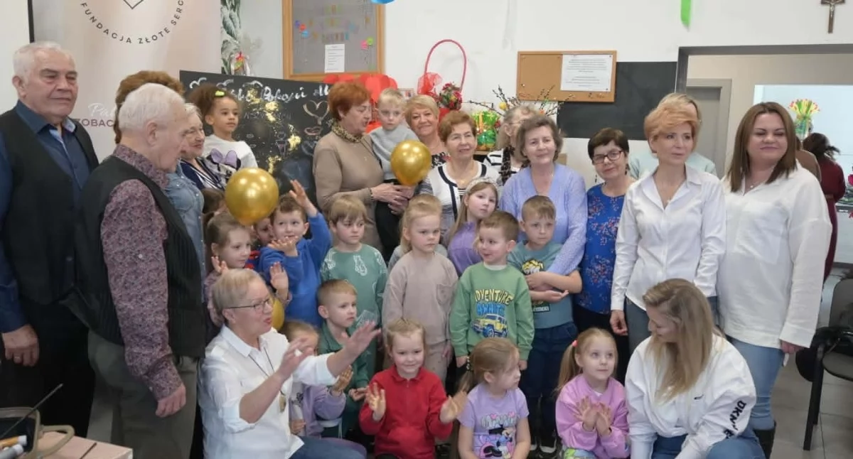 Akcje Charytatywne i Wsparcie, Łuków Seniorzy dzieci stworzyli pięknego koniec hejtu - zdjęcie, fotografia