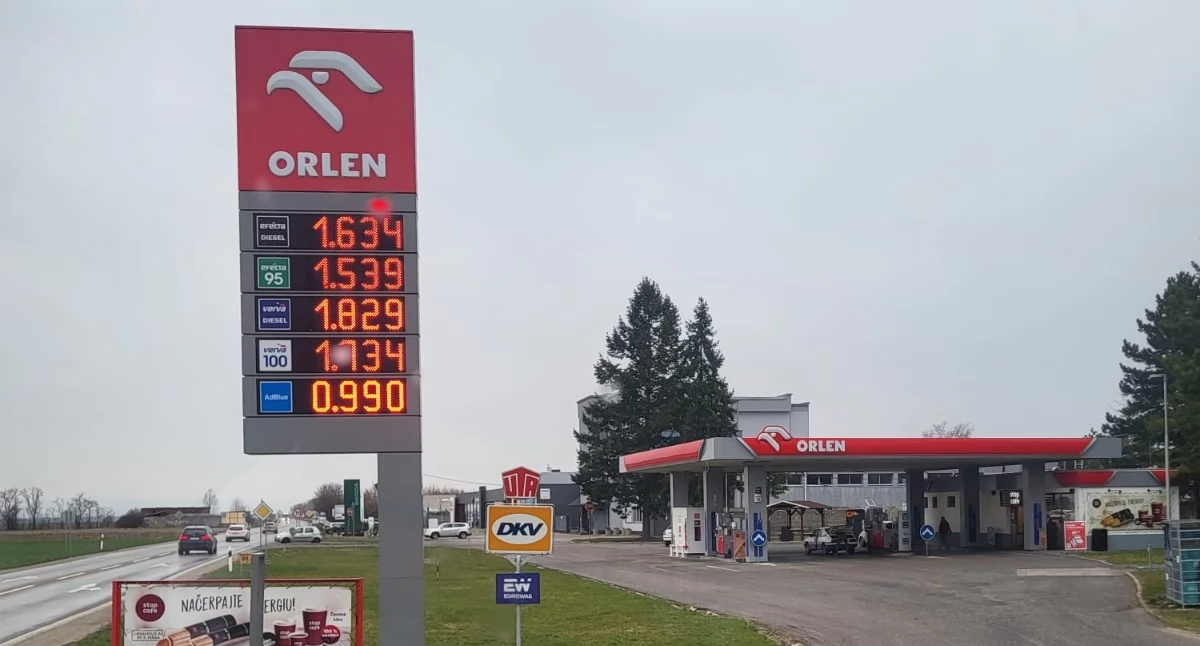 Biznes , słowackim Orlenie taniej Łukowie Czytelnik pokazuje paliw! - zdjęcie, fotografia