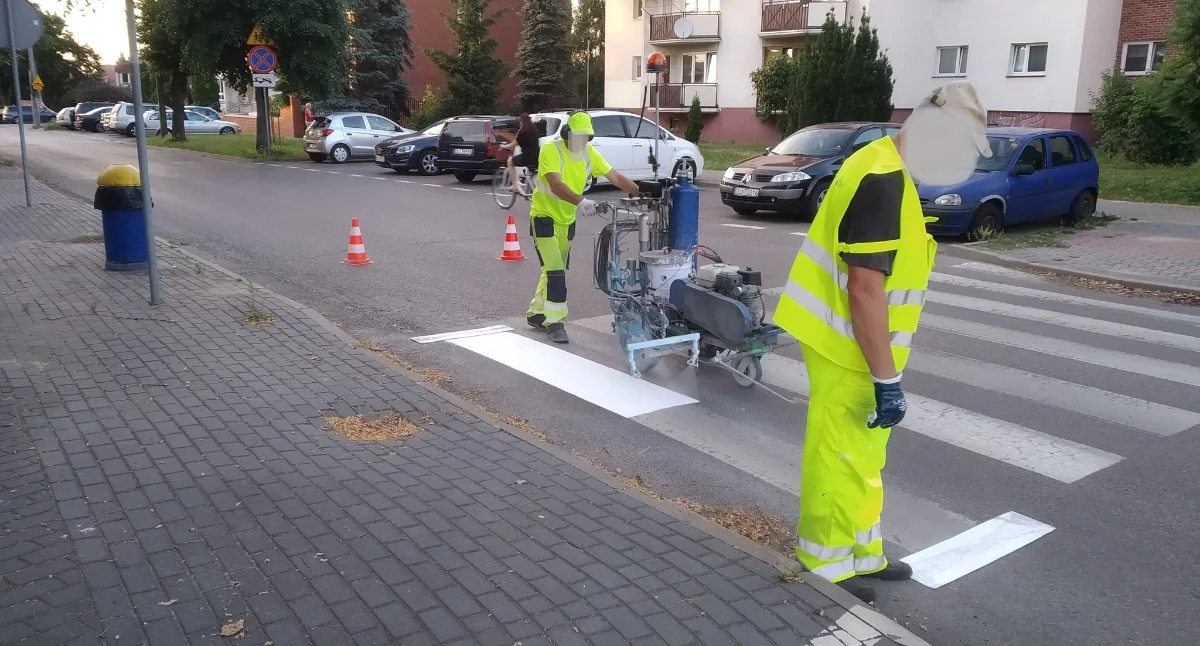 Fot. ZDM Lukow nNjważniejsze miejskie inwestycje w Łukowie. Przy Stadionie Miejskim utwardzony zostanie plac i pojawią się nowe latarnie, co poprawi bezpieczeństwo po zmroku. W planach są też nowe łączniki drogowe m.in. od Międzyrzeckiej do Brzozowej oraz między Polną i Królik. Na Nowogródek i Pana Tadeusza ruszą prace odwodnieniowe, a na Rurowej i Sosnowej powstanie wyniesione skrzyżowanie. W tle także bieżące utrzymanie fontann, tężni i zieleni.