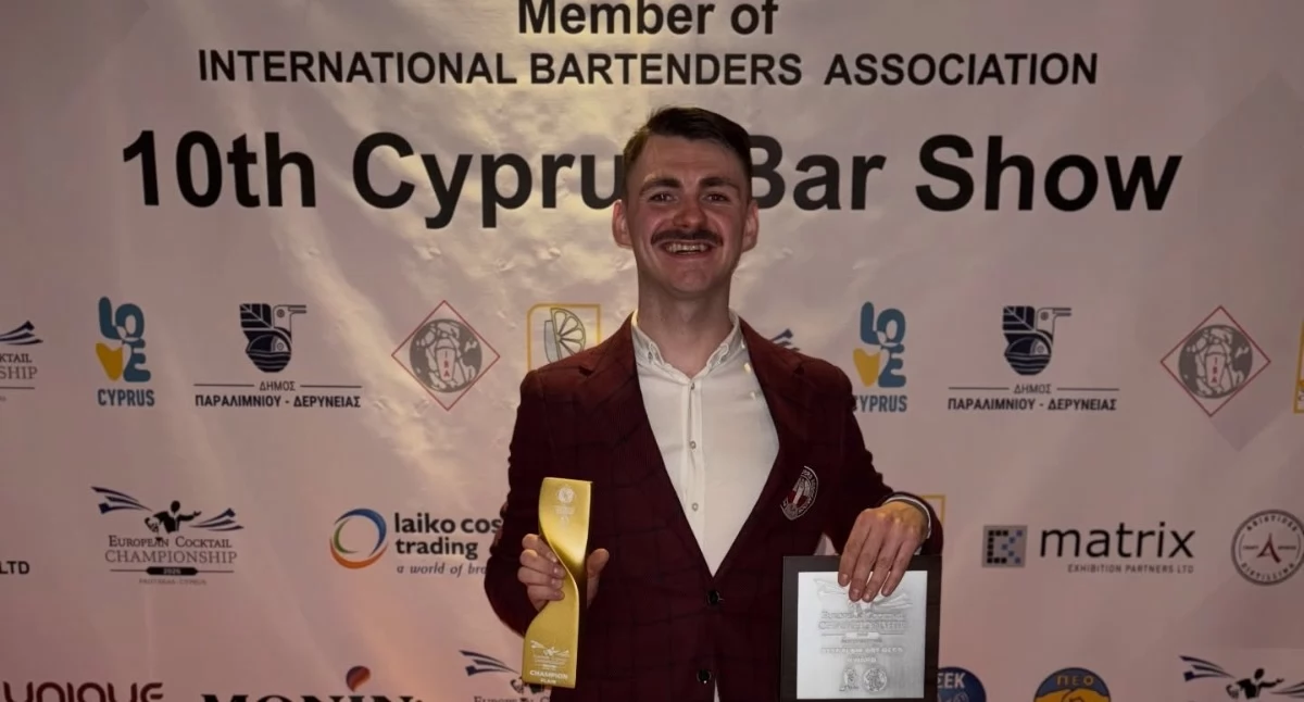 Sukcesy sportowe, Kacper Smarz Wojcieszkowa królem Europy flair bartendingu - zdjęcie, fotografia