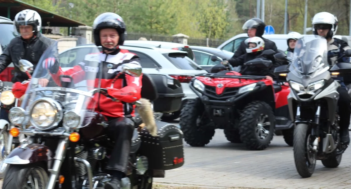 Uroczystości w Łukowie rozpoczęły się mszą w parafii św. Brata Alberta, a potem ruszył rajd motocyklowy ulicami miasta i okolic. Finał odbył się nad Zalewem Zimna Woda, gdzie zbierano środki na rehabilitację Mateusza Drosia. Na uczestników czekały konkursy, licytacje, występy muzyczne oraz spotkanie fanów motoryzacji z całego regionu.