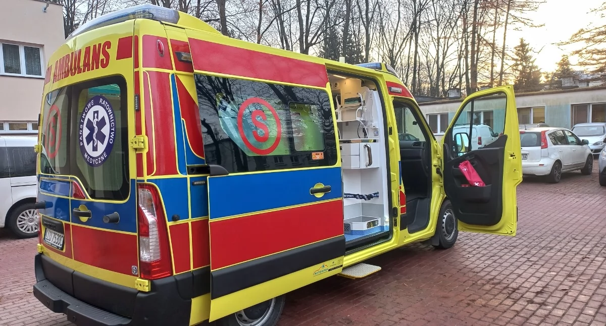 Fot. Archiwum SP ZOZ/Rada Miasta Łuków jednogłośnie zdecydowała o przekazaniu 123 566 zł na zakup nowego ambulansu dla łukowskiego szpitala. Dotacja celowa z budżetu miasta na 2026 rok trafi do powiatu łukowskiego, a zadanie ma zostać zrealizowane jeszcze w tym roku. Wsparcie ma poprawić bezpieczeństwo zdrowotne mieszkańców oraz warunki pracy ratowników.