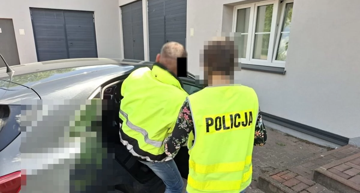 Policja, Nietrzeźwy latek kierownicą ciągnika Miał sądowy zakaz prowadzenia pojazdów - zdjęcie, fotografia