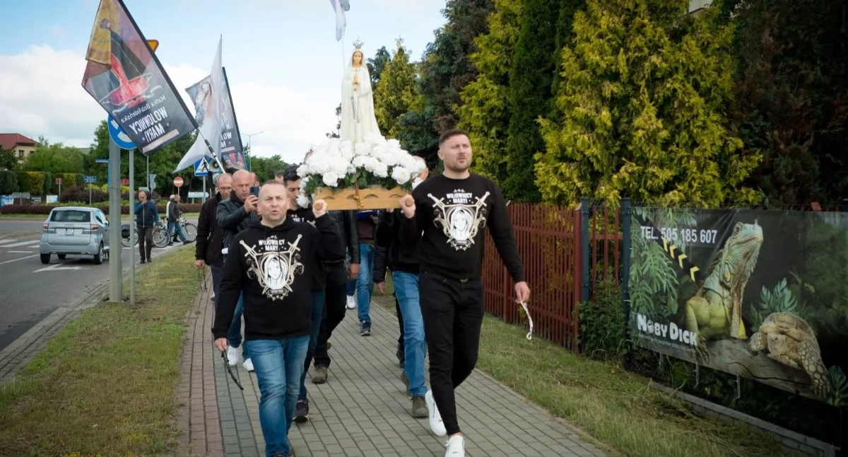 Kościół i Religia, Wojownicy Maryi zapraszają uliczny różaniec Łukowie Przejdą między parafiami - zdjęcie, fotografia