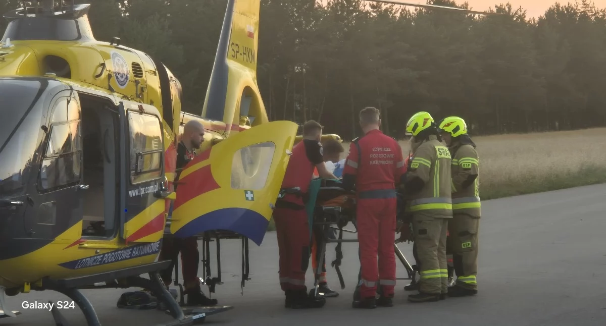 Wypadki, Tragedia drodze Potrącona matka dziećmi wieku około Lądowały śmigłowce - zdjęcie, fotografia
