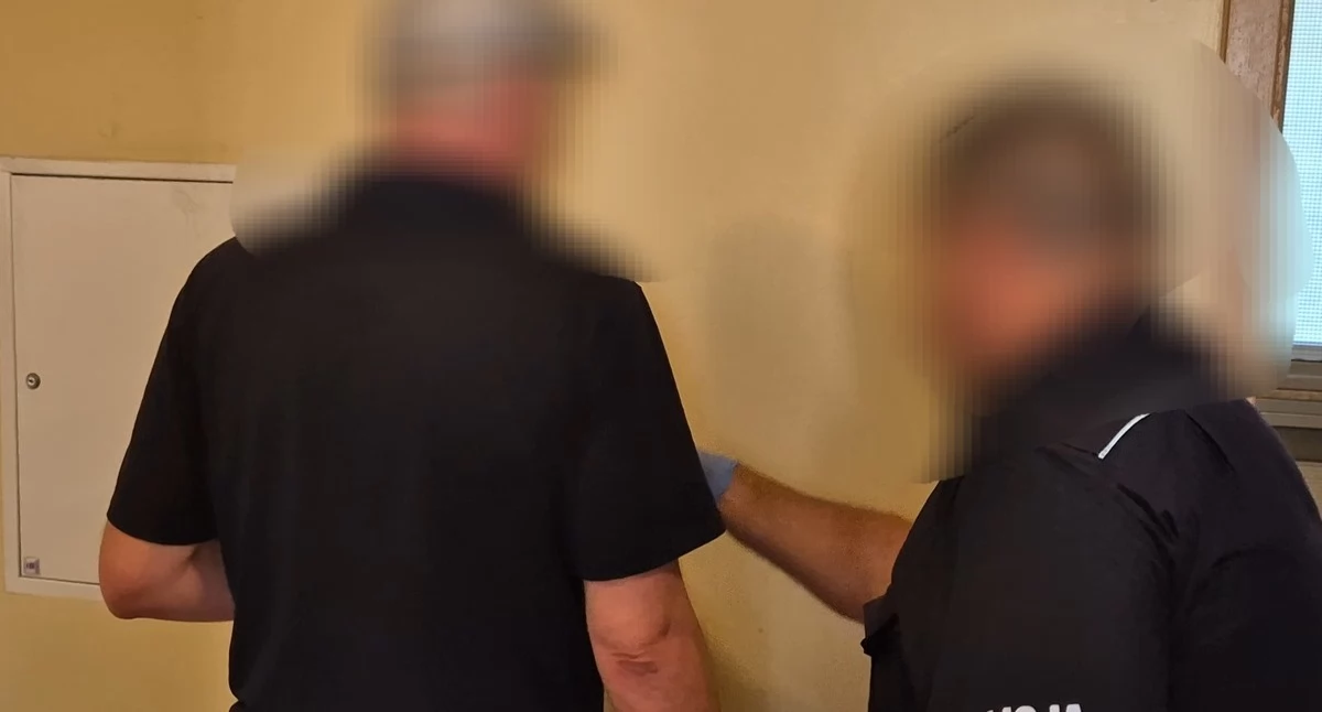Przestępczość, WYMACHUJE NOŻEM GROZI ŚMIERCĄ! LATEK RZUCIŁ ZNAJOMEGO TRAFIŁ KRATY! - zdjęcie, fotografia