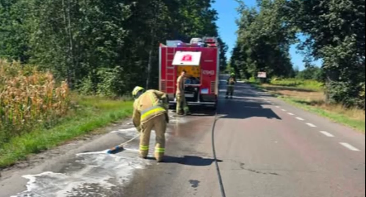 Straż Pożarna, kilometry śmiertelnej pułapki drodze Cztery zastępy strażaków akcji! - zdjęcie, fotografia