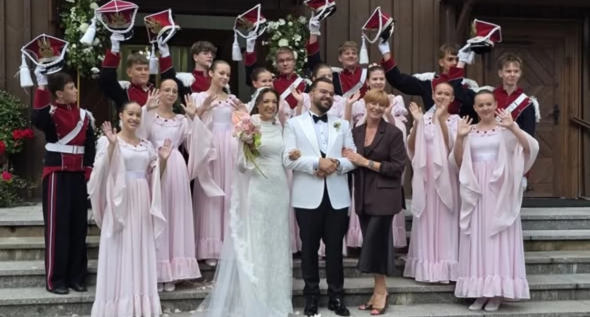Wiadomości Partnera, Miłość folklorem Tancerz skrzypaczka „Łukowiaków” powiedzieli sobie „tak”! - zdjęcie, fotografia