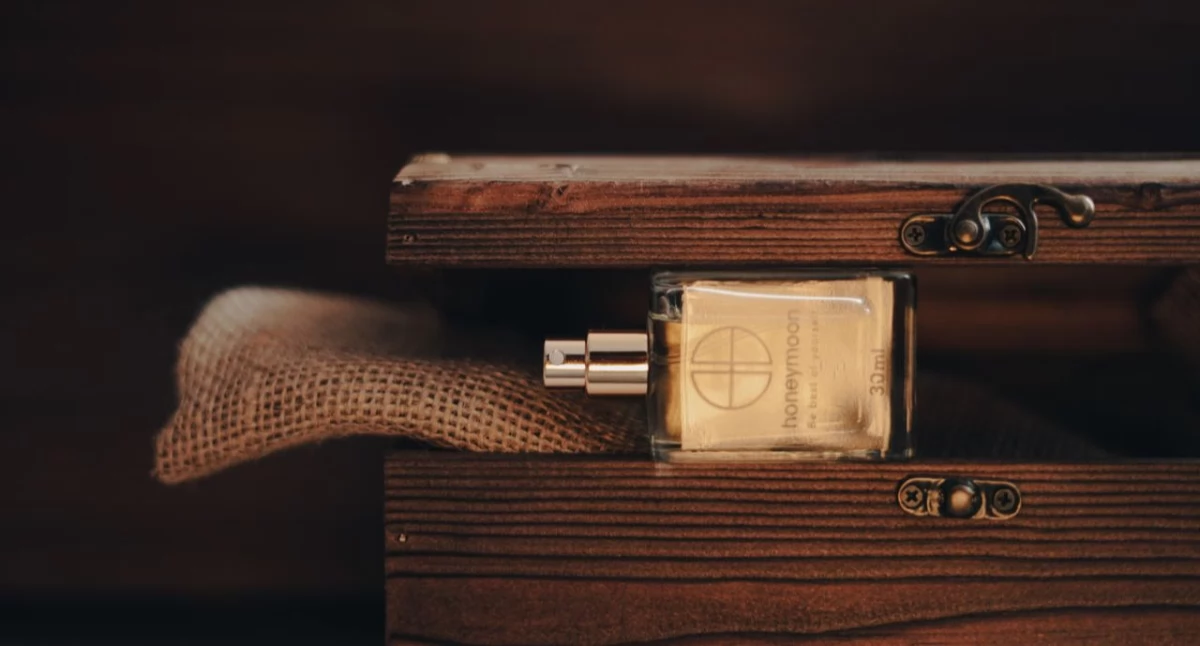 Artykuł sponsorowany , Francuskie perfumy damskie męskie znaleźć zapach dopasowany siebie - zdjęcie, fotografia