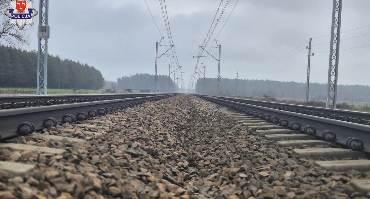 Policja, tragedii torach Jedlance Betonowe bloki szyny zrzucił latek - zdjęcie, fotografia