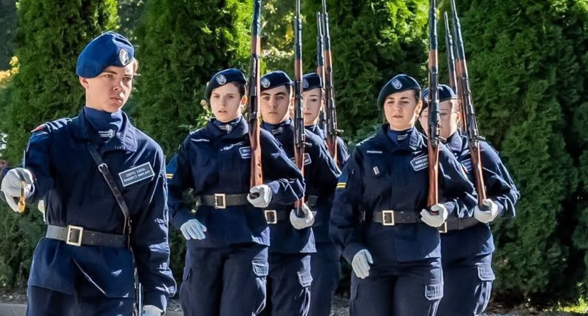 Szkolnictwo, Znowu zrobili! Kadeci Radoryża Smolanego rozbili konkurencję jadą finał Polski - zdjęcie, fotografia