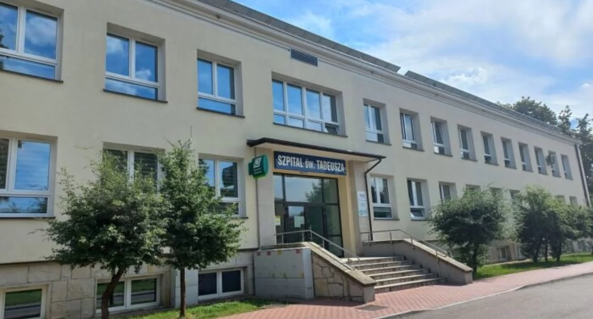 Zdrowie, naprawczy łukowskiego szpitala Połączenia oddziałów redukcja zatrudnienia mają zredukować stratę - zdjęcie, fotografia