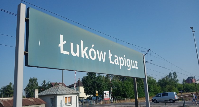 Straż Pożarna, Pożar stacji Łuków Łapiguz Nocna akcja strażaków - zdjęcie, fotografia