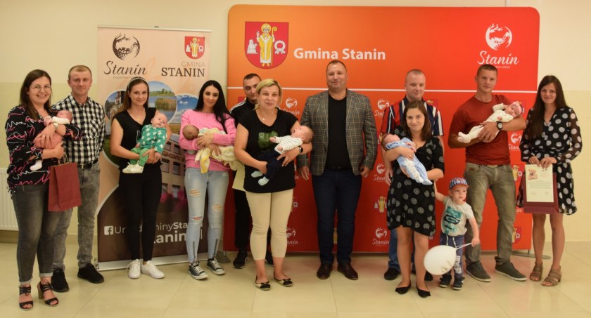 Pogoda , Gmina Stanin uhonorowała swoich najmłodszych mieszkańców (ZDJĘCIA) - zdjęcie, fotografia