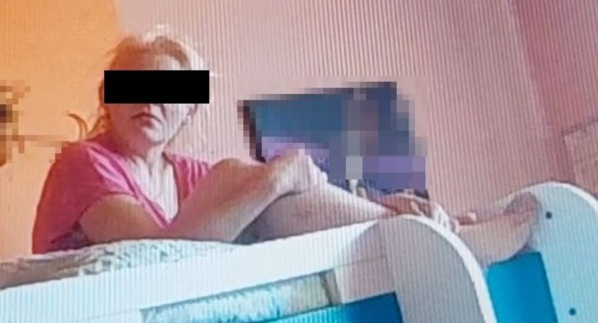Przestępczość, przyszli policjanci poszukiwana schowała kołdrą - zdjęcie, fotografia