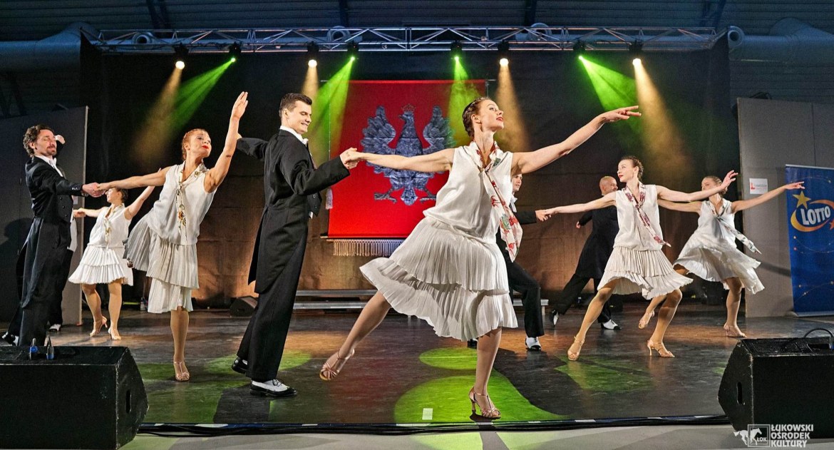 Informacje kulturalne, Przepiękny koncert Łukowie scenie Reprezentacyjny Zespół Artystyczny Wojska Polskiego (ZDJĘCIA) - zdjęcie, fotografia