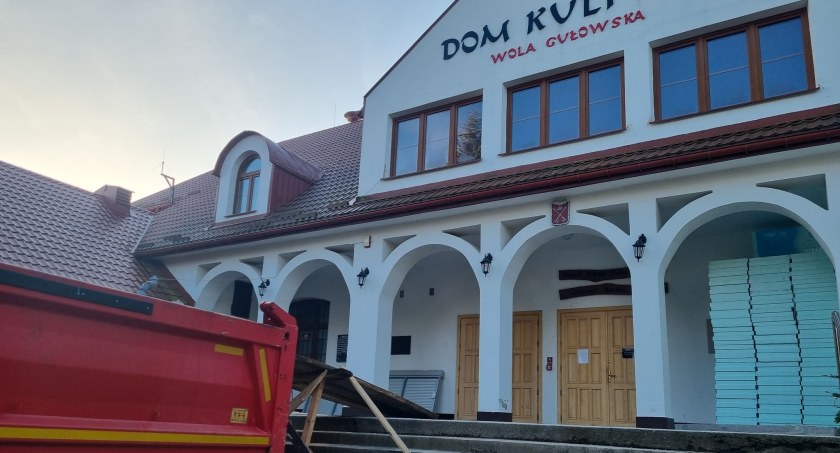 Pogoda , ADAMÓW Ruszył remont Kultury Gułowskiej rozmach (ZDJĘCIA) - zdjęcie, fotografia