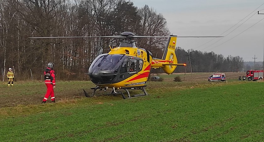 Lądowanie śmigłowca LPR (Fot. OSP Wola Gułowska)
