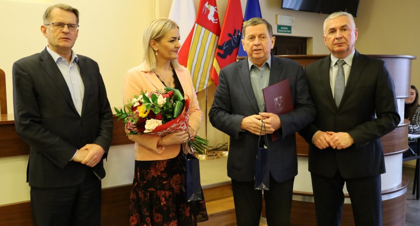 Od lewej: Dariusz Szystek (starosta) Danuta Bosek (CKZ), Stanisław Puch (PUP) i Karol Ciołek przewodniczący Rady Powiatu Łukowskiego 