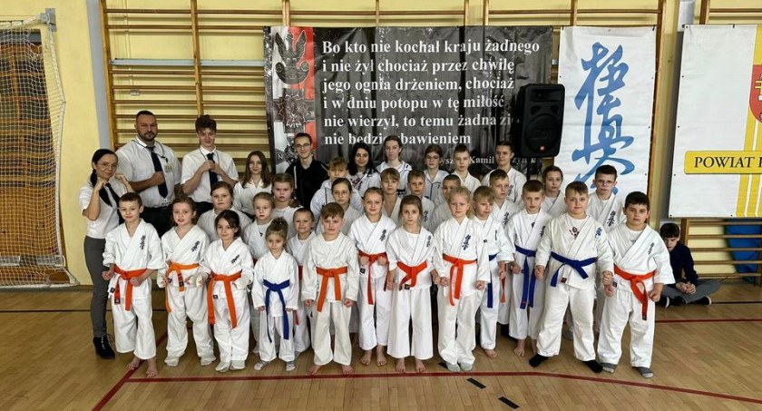 Sukcesy sportowe, Worek medali łukowskich karateków Kąkolewnicy (ZDJĘCIA) - zdjęcie, fotografia
