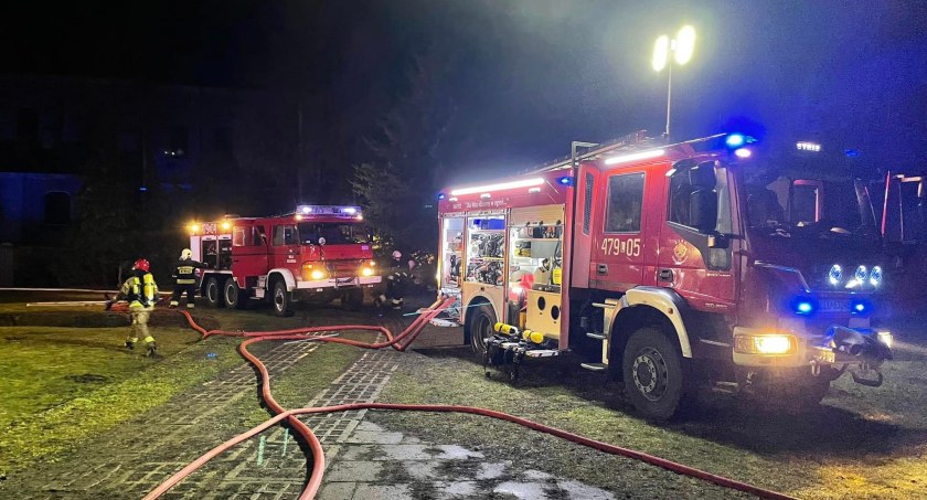 Straż Pożarna w Łukowie. Pożar Domu Pomocy w Woli Gułowskiej! 