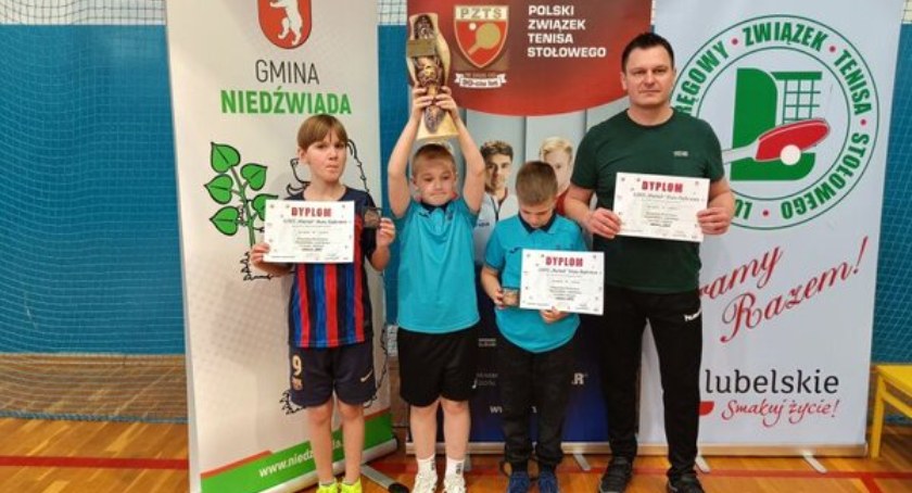 Drużyna z Huty Dąbrowy w składzie Jakub Nowosad, Wojciech Kudan i Aleksander Jakubaszek