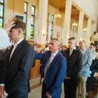 Galeria pokazuje uroczystość bierzmowania młodzieży z Łukowa. Sakramentu udzielił...