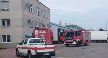 Ewakuacja w Zakładach Mięsnych w Łukowie. Strażacy interweniowali w poniedziałkowy poranek